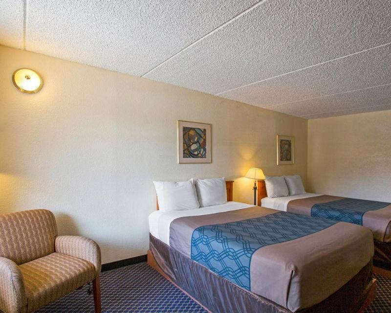 Days Inn By Wyndham College Station University Drive Exterior photo
