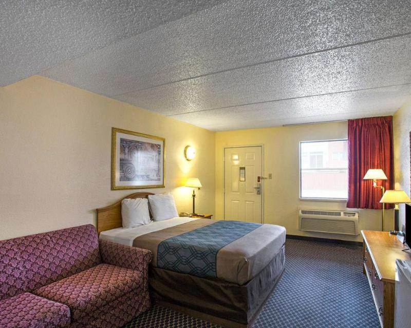 Days Inn By Wyndham College Station University Drive Exterior photo