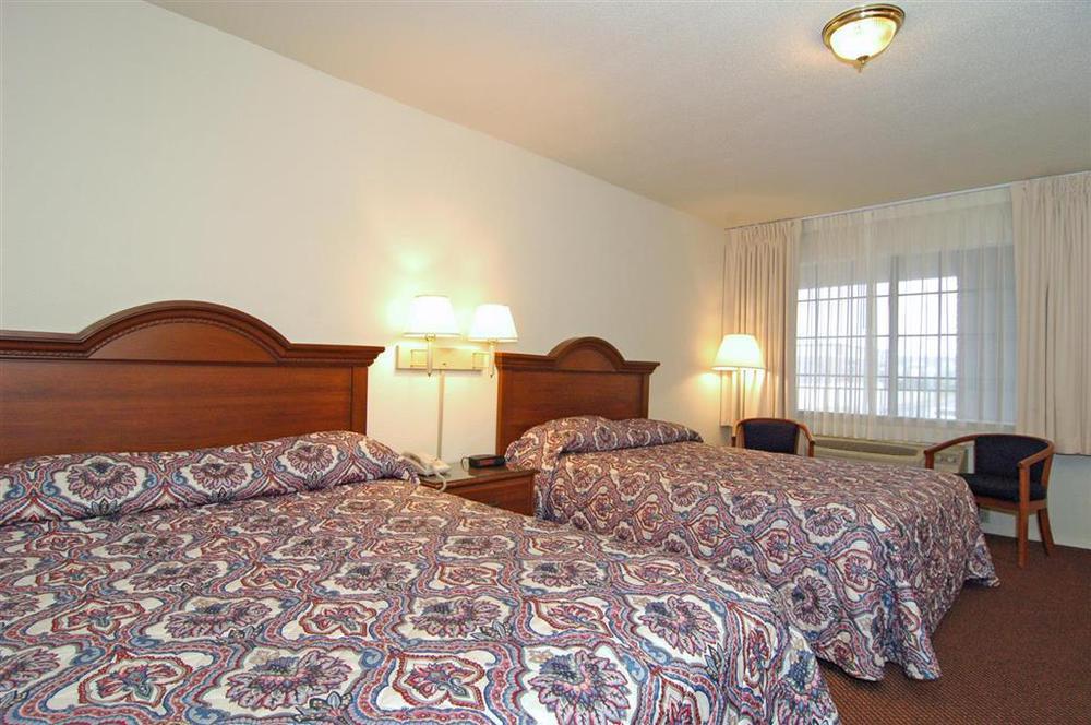 Days Inn By Wyndham College Station University Drive Room photo